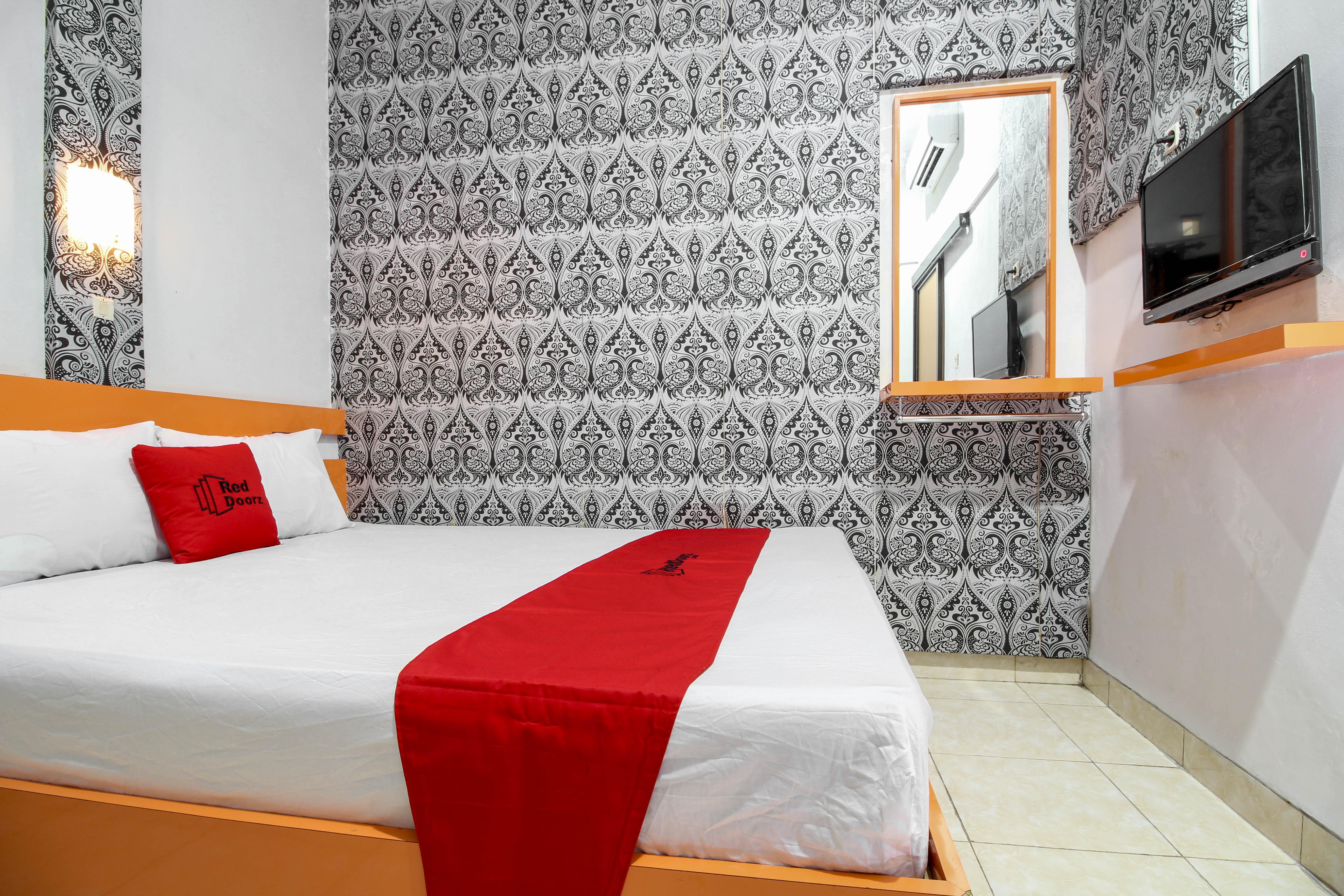 Kejayan Reddoorz Near Hartono Mall מראה חיצוני תמונה